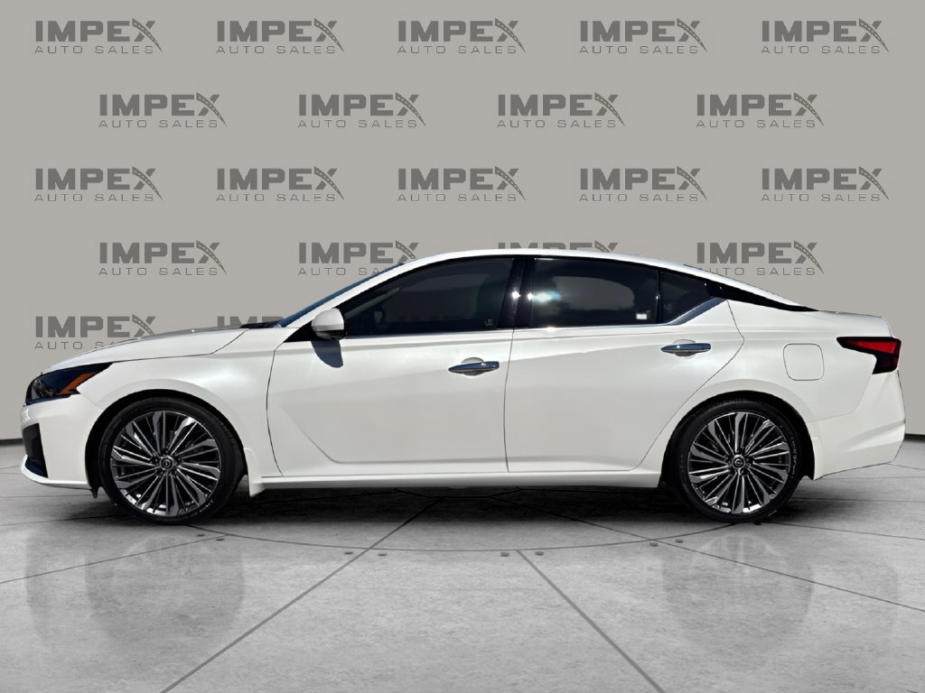 Used 2024 Nissan Altima 2.5 SL FWD image 2
