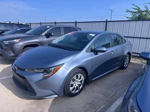 Used 2025 Toyota Corolla LE FWD image 1
