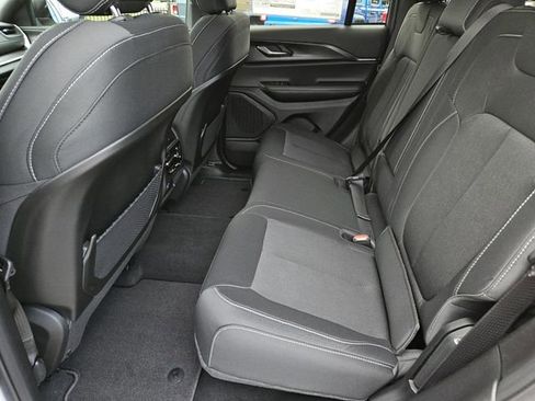 New 2025 Jeep Grand Cherokee Laredo image 29