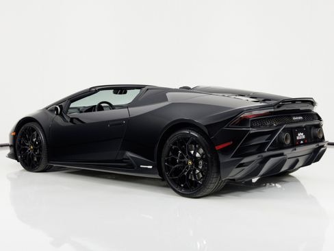 Used 2021 Lamborghini Huracan EVO RWD image 6