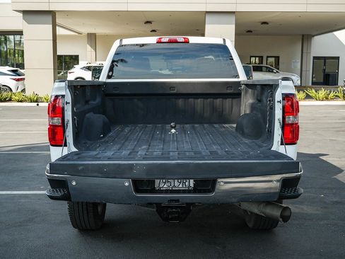 Used 2015 GMC Sierra 2500 SLT w/ SLT Preferred Package AWD/4WD image 24