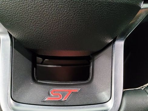 Used 2022 Ford Explorer ST image 29