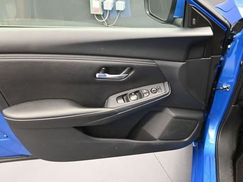 Used 2025 Nissan Sentra SV FWD image 10