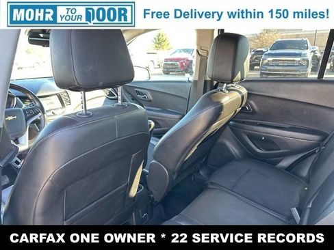 Used 2020 Chevrolet Trax LT w/ LT Convenience Package image 27