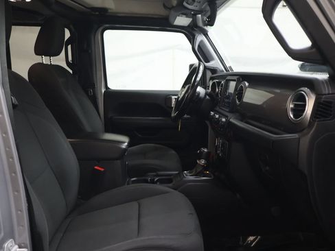 Used 2020 Jeep Wrangler Unlimited Sahara w/ Uconnect 4C Nav & Sound Group AWD/4WD image 9