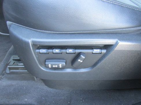 Used 2010 Land Rover LR2 HSE image 54