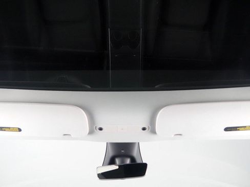 Used 2024 Tesla Model Y Long Range AWD/4WD image 61