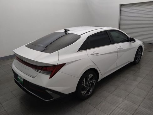Used 2024 Hyundai Elantra SEL w/ Convenience Package FWD image 9