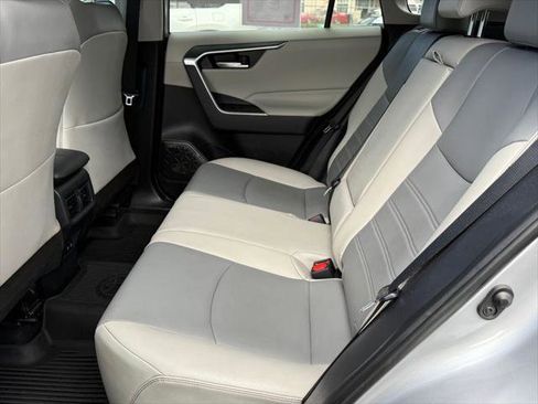 Certified 2019 Toyota RAV4 XLE Premium w/ Carpet Mat Package FWD image 33