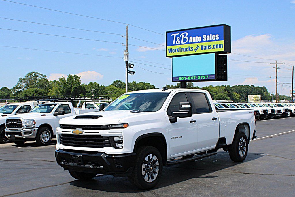 Used 2025 Chevrolet Silverado 2500 Custom w/ Custom Convenience Package AWD/4WD image 3