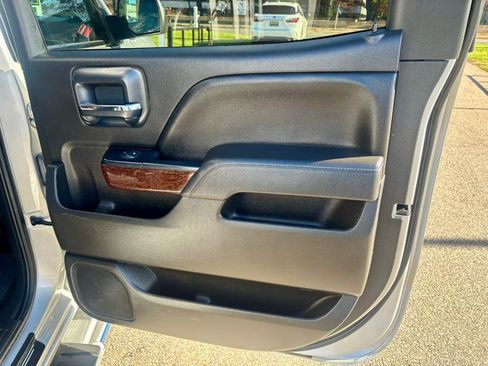 Used 2018 GMC Sierra 1500 SLT w/ SLT Premium Package image 17