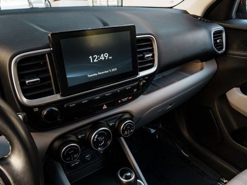 Certified 2021 Hyundai Venue SEL image 14