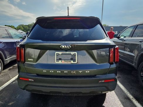 Used 2021 Kia Sorento LX AWD/4WD image 7