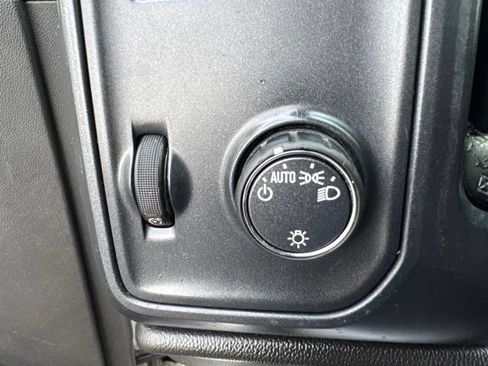 Used 2018 Chevrolet Silverado 1500 W/T RWD image 16