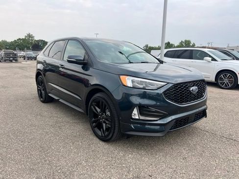 Certified 2023 Ford Edge ST w/ Equipment Group 401A AWD/4WD image 3