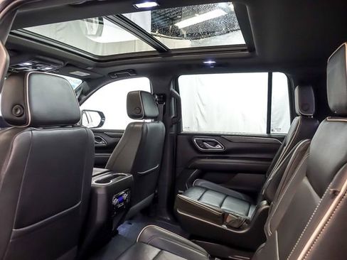 Certified 2023 GMC Yukon XL SLT w/ SLT Luxury Package image 16