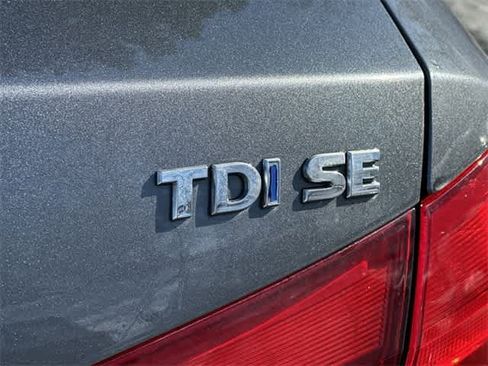 Used 2014 Volkswagen Passat TDI SE image 18