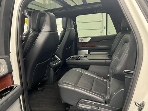 Used 2023 Lincoln Navigator L Reserve w/ Equipment Group 201A image 3
