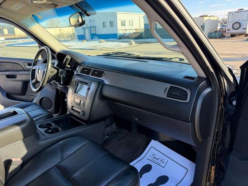 Used 2010 Chevrolet Avalanche LT w/ Luxury Package image 27