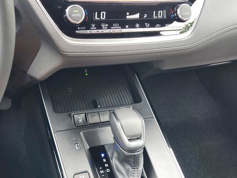 Used 2026 Toyota Corolla Cross XLE FWD image 19