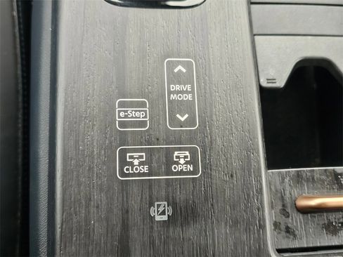 Used 2023 Nissan Ariya AWD image 27