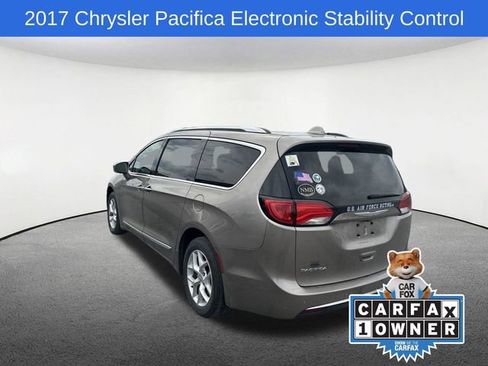 Used 2017 Chrysler Pacifica Touring-L Plus w/ Tire & Wheel Group image 26