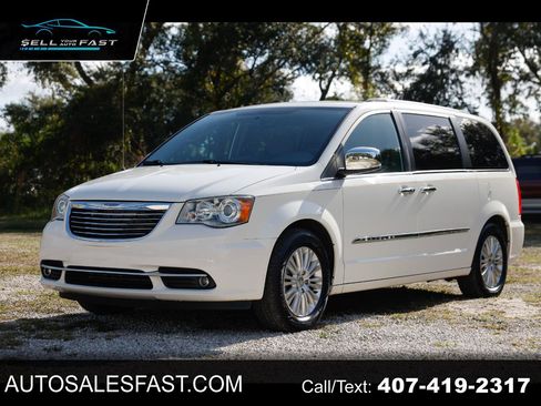 Used 2012 Chrysler Town & Country Limited image 1