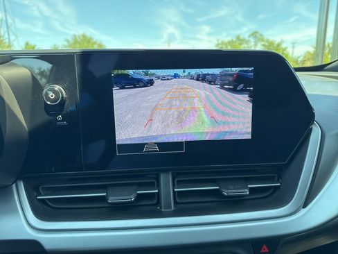 Used 2025 Chevrolet Trax RS FWD image 18