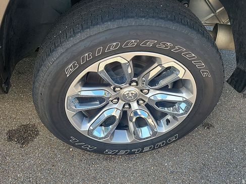 Used 2023 RAM 1500 Laramie AWD/4WD image 17