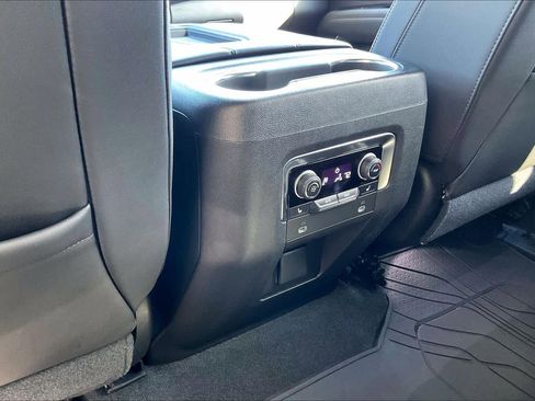 Used 2021 Chevrolet Suburban LT w/ LT Signature Package image 33