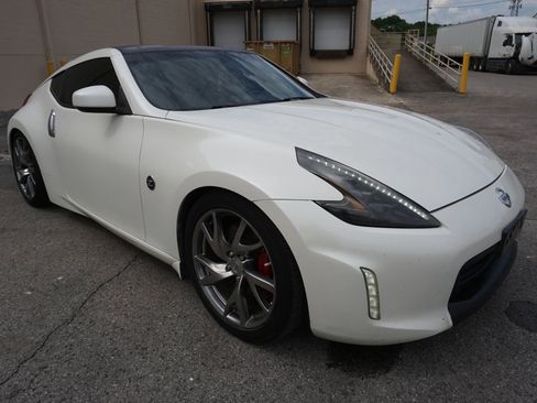 Used 2016 Nissan 370Z Coupe RWD image 5