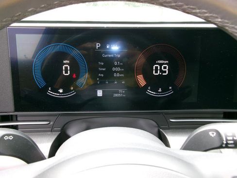 Used 2025 Hyundai Kona SEL FWD image 14