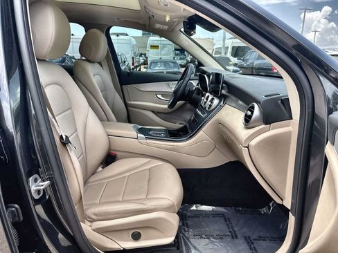 Used 2022 Mercedes-Benz GLC 300 image 13