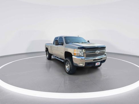 Used 2009 Chevrolet Silverado 3500 LTZ w/ Suspension Package, Off-Road AWD/4WD image 2