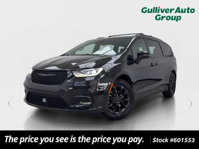 Used 2021 Chrysler Pacifica Touring-L w/ S Appearance Package
