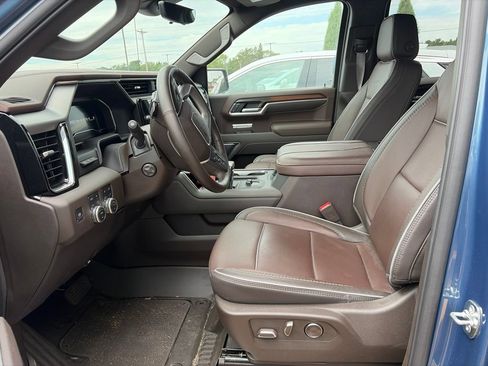 Certified 2025 GMC Sierra 1500 Denali w/ Denali Reserve Package AWD/4WD image 8