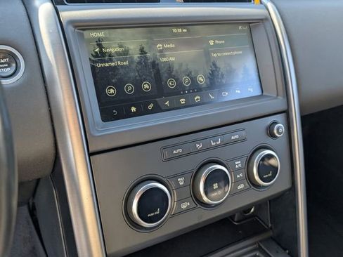 Used 2020 Land Rover Discovery Landmark image 28