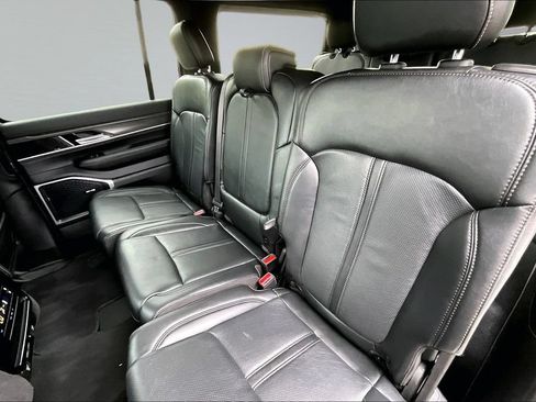 Used 2023 Jeep Wagoneer Series II AWD/4WD image 26