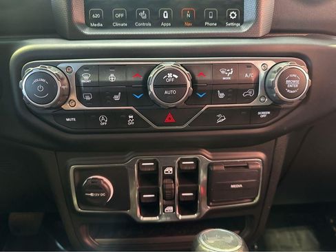 Used 2021 Jeep Wrangler Unlimited Sahara AWD/4WD image 29