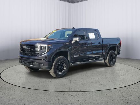 Used 2025 GMC Sierra 1500 Elevation w/ Elevation Premium Package image 8
