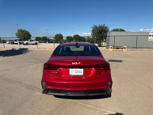 Used 2024 Kia Forte LXS FWD image 4