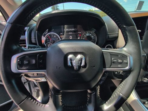 Used 2021 RAM 1500 Laramie AWD/4WD image 17