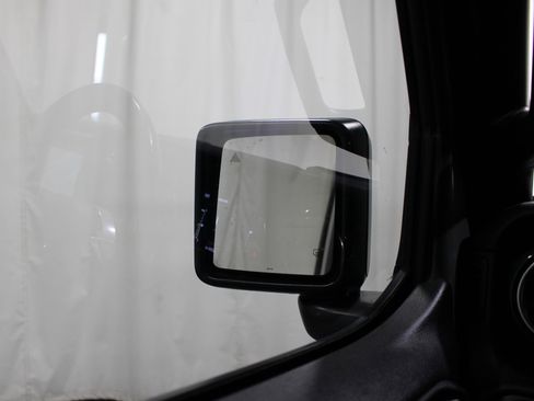 Used 2021 Jeep Wrangler Unlimited Sahara image 20