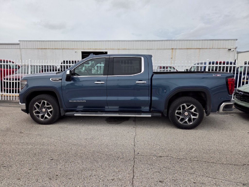 Used 2024 GMC Sierra 1500 SLT w/ SLT Premium Plus Package AWD/4WD image 5