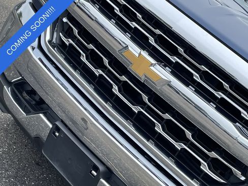 Used 2017 Chevrolet Silverado 1500 LTZ AWD/4WD image 32