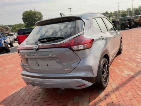 Used 2023 Nissan Kicks SR w/ SR Premium Package FWD image 9