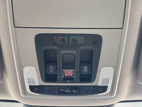 New 2026 Honda Pilot Touring image 15