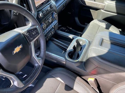 Used 2020 Chevrolet Silverado 2500 LTZ w/ LTZ Premium Package image 16