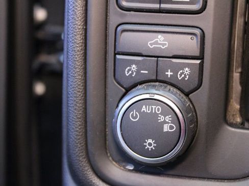 Used 2020 Chevrolet Silverado 1500 Custom image 19