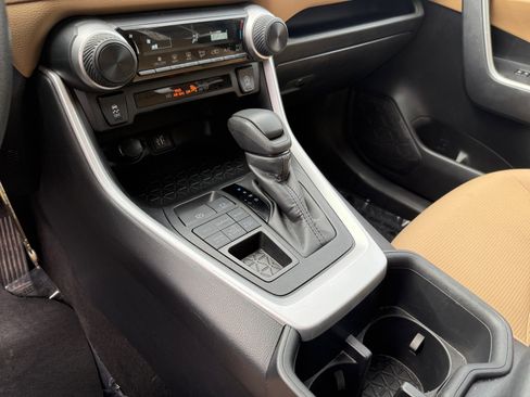 Used 2024 Toyota RAV4 LE image 13